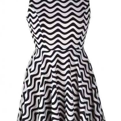 Black And White Wave Stripe Print Sleeveless Dress